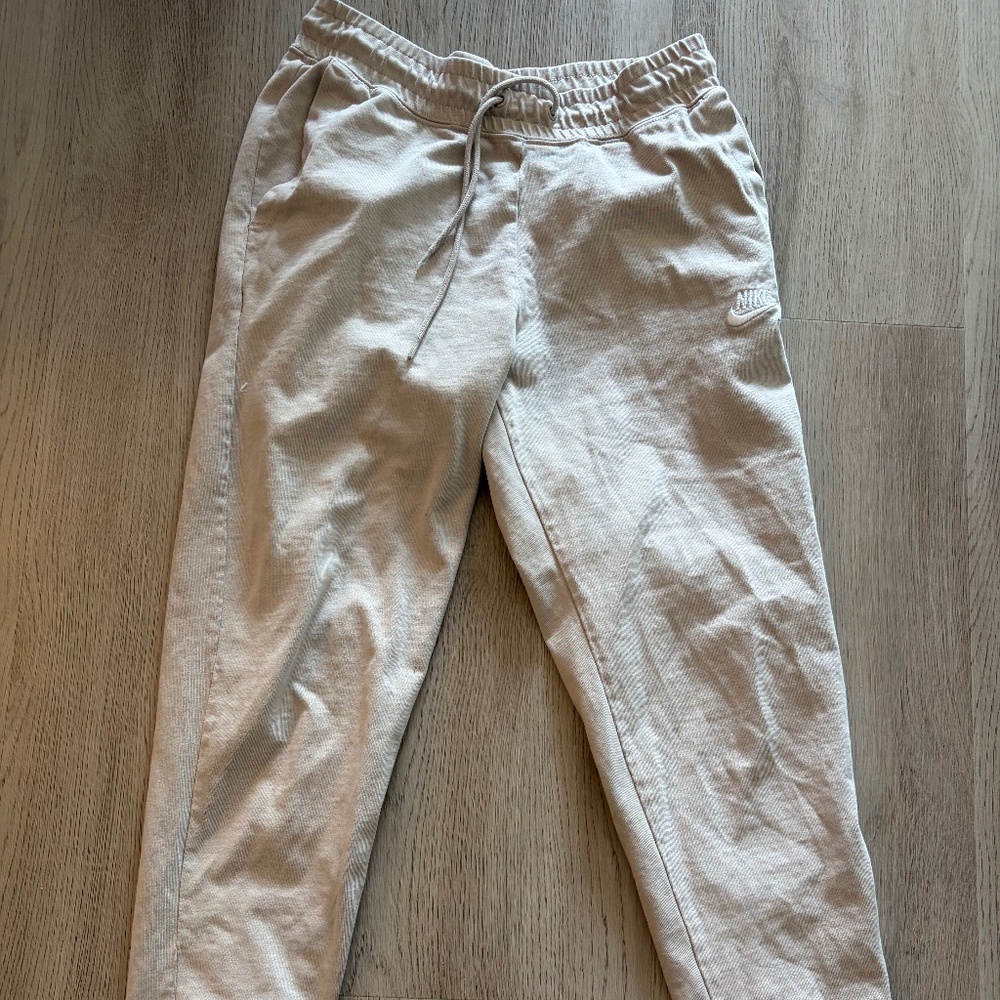 Nike Women’s Cream Sweatpants Size Small